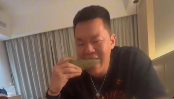 吃瓜了的视频,热门视频背后的故事与真相