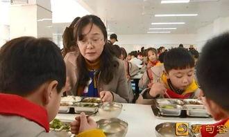 句容老师吃瓜视频,揭秘校园生活趣味瞬间